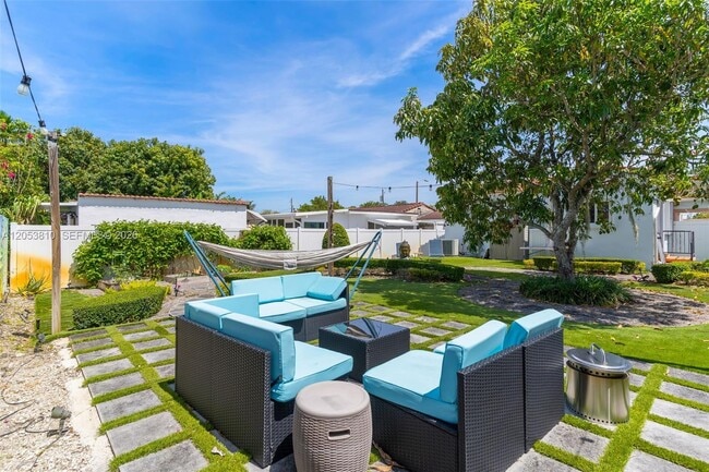 Building Photo - Northwest Flagler Terrace, Miami, FL 33125 - 2 BR 1 BA house