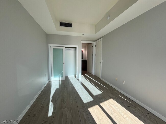 Building Photo - 4575 Dean Martin Dr