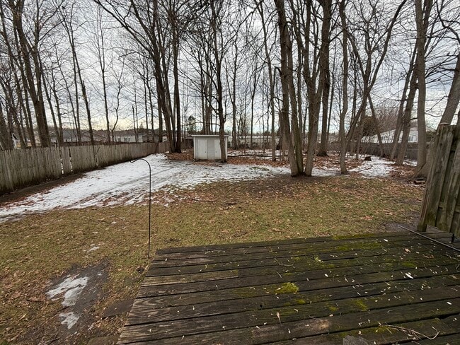 Building Photo - 112-116 EAP