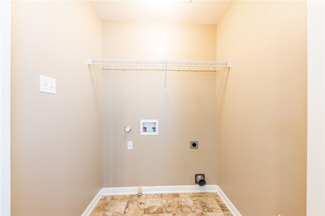 Building Photo - 438 Blackman Tr