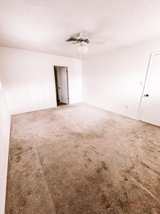 Building Photo - 8053 SE Carlton St