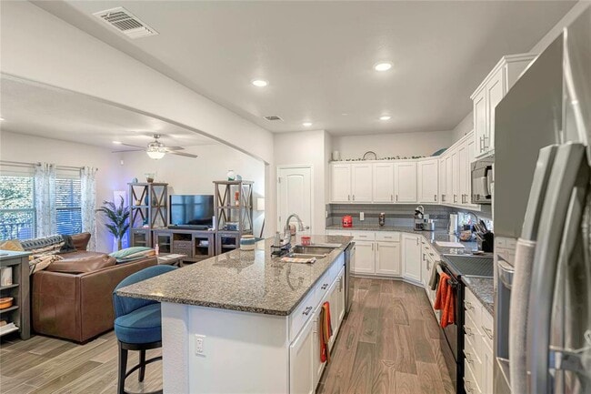 Building Photo - 217 Birch Oak Ln