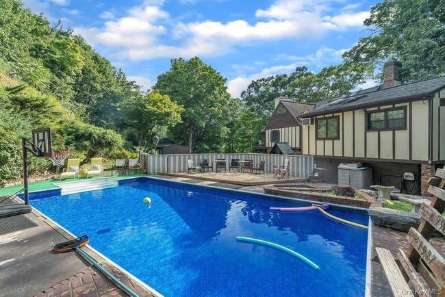 Building Photo - 45 Wolden Rd