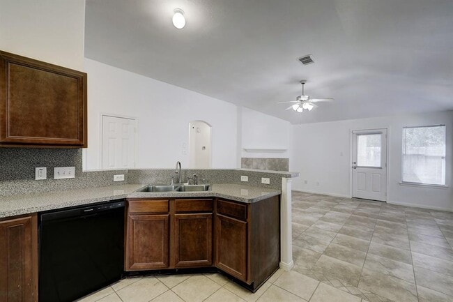 Building Photo - 25407 Clover Ranch Dr