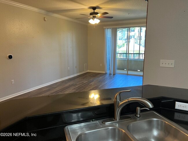 Building Photo - 1001 Monument Rd