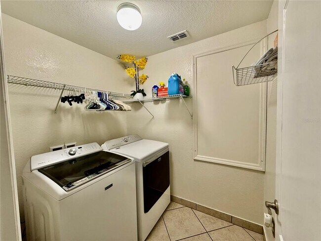 Building Photo - 6937 Minaxi Dr