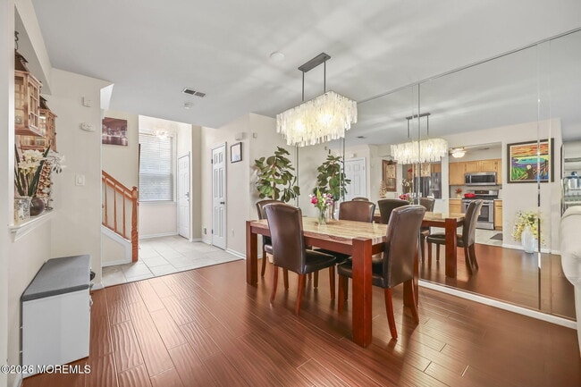 Building Photo - 761 Banyan Ct