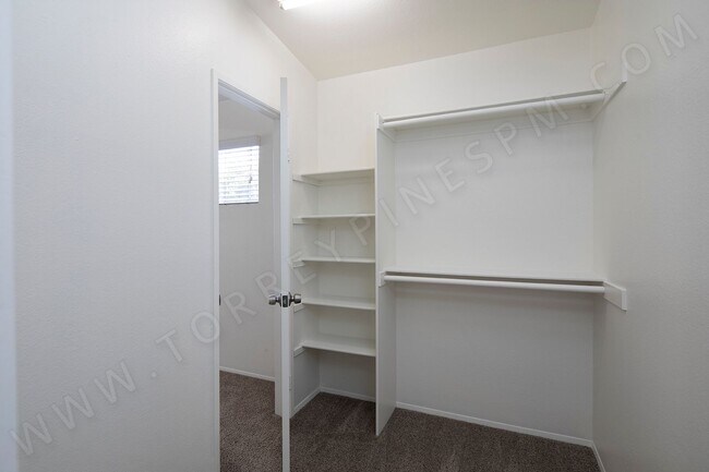 Building Photo - OPEN HOUSE: 10/25 3-4PM ~ 3BR/2.5BA PB Tow...