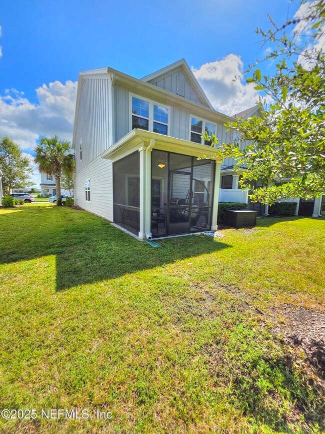 Building Photo - 10366 Benson Lake Dr