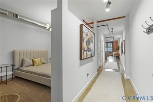 Building Photo - 815 Porter St