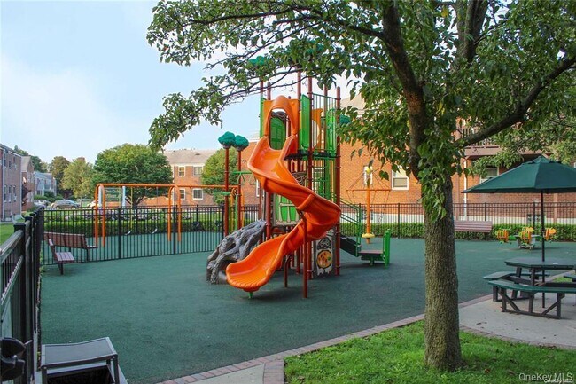 Building Photo - 71-07 Little Neck Pkwy