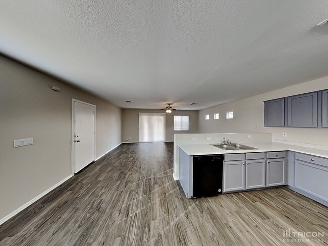 Building Photo - 2618 S Devonna Ln