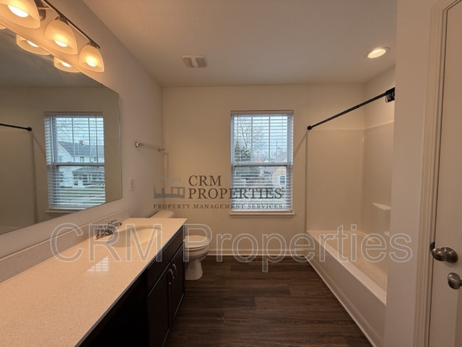 Building Photo - 326 N Warman Ave