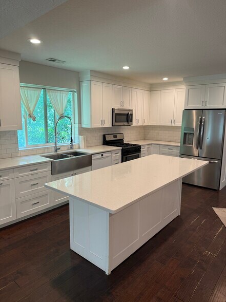 Kitchen - 57 E 3300 S