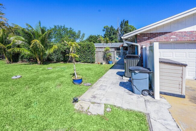 Building Photo - 4501 Briarcliff Ln