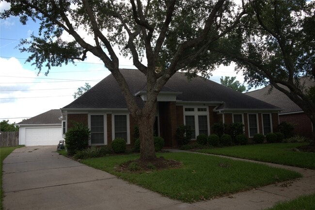 Building Photo - 1839 Lakewinds Dr