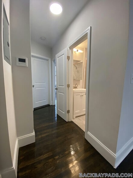 Building Photo - 24 Clearway St