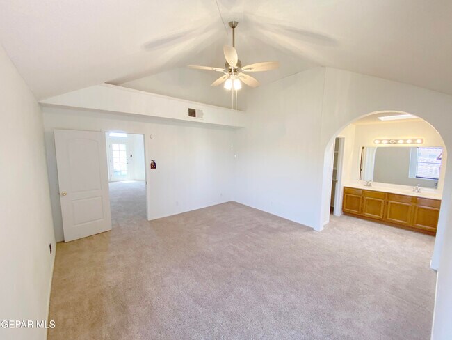 Building Photo - 4320 Loma Del Norte Dr