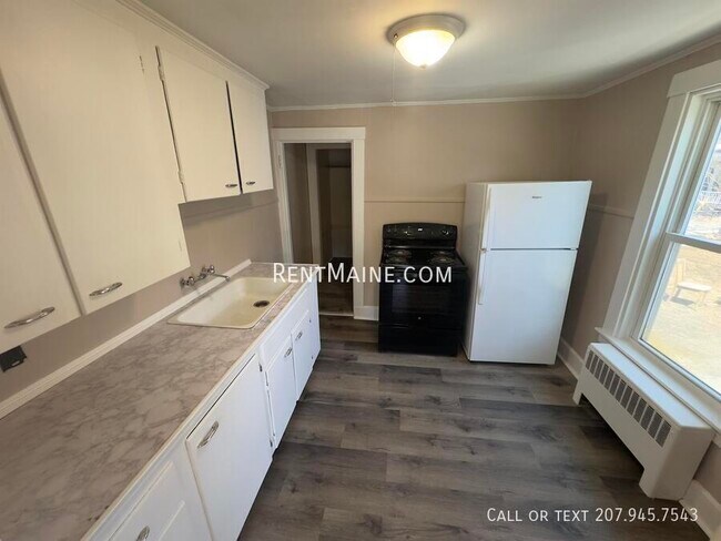 Building Photo - 145 Essex St