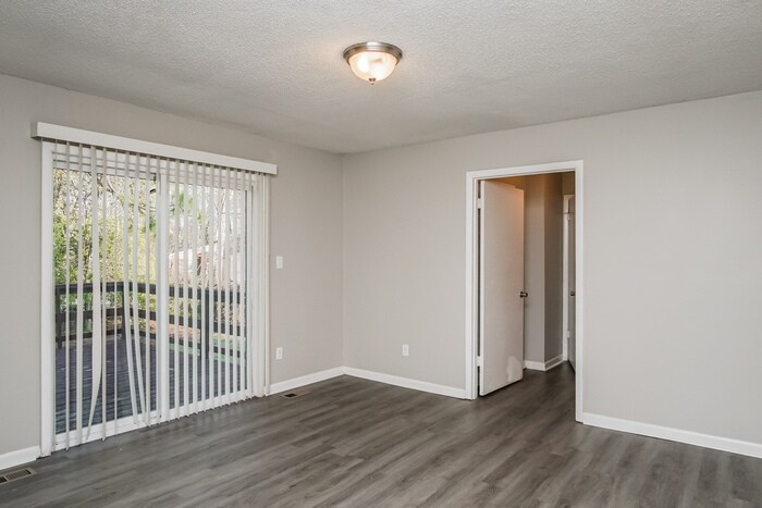 Building Photo - 1706 Golf Club Ln NW