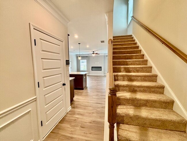 Building Photo - 401 Perth Dr