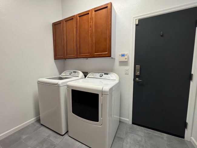 Building Photo - 13743 N High Mountain View Pl