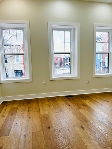 Building Photo - 116 Thomas St NW