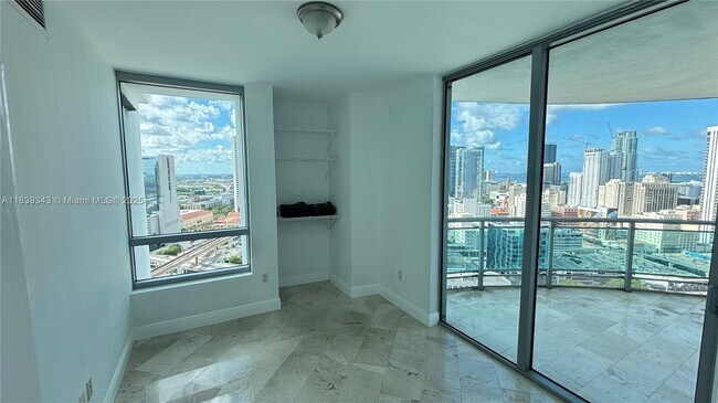 Building Photo - 350 S Miami Ave