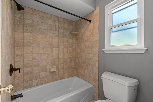 Building Photo - 8318 Everleaf Dr