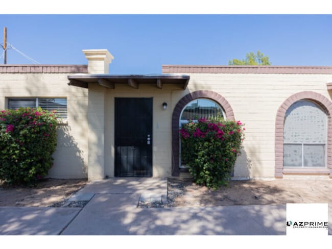 Building Photo - Welcome to this Charming Chandler 1/1 Apar...