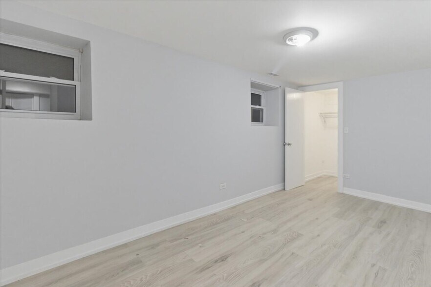 Building Photo - 910 W Gunnison St
