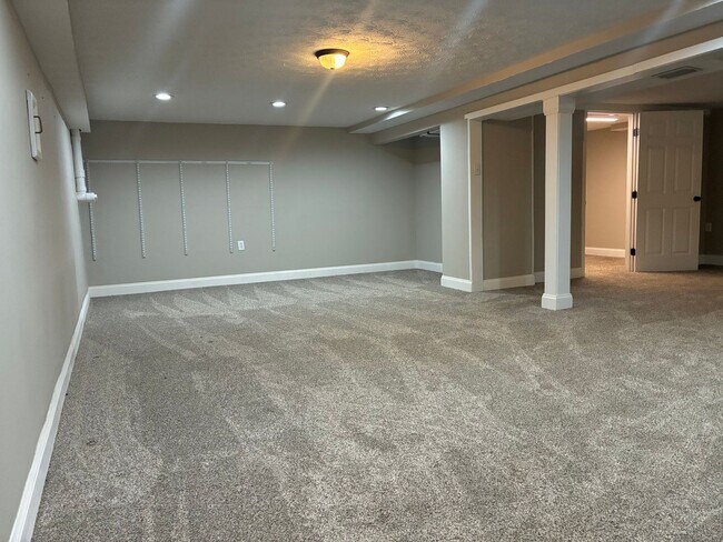 Building Photo - 964 Timberwood Dr