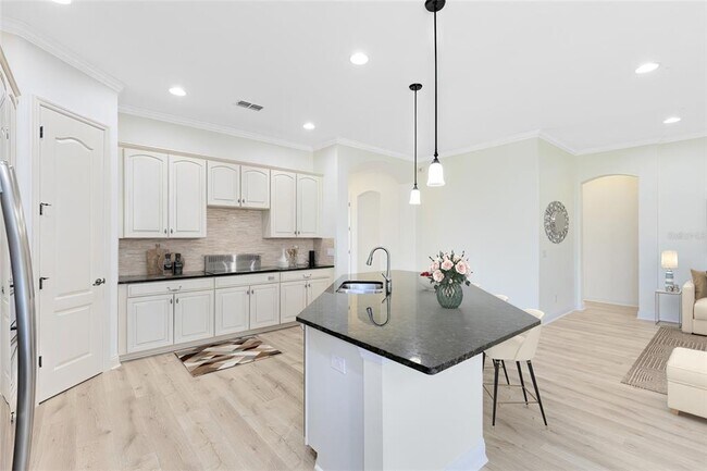 Building Photo - 8408 Laureate Blvd