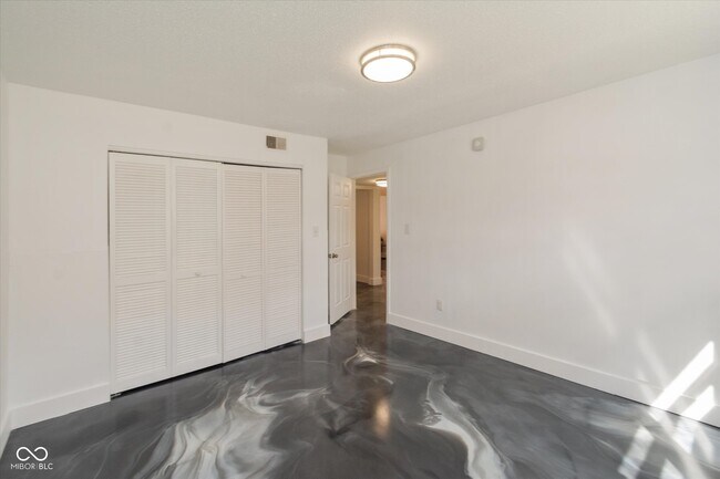 Building Photo - 5034 Allisonville Rd