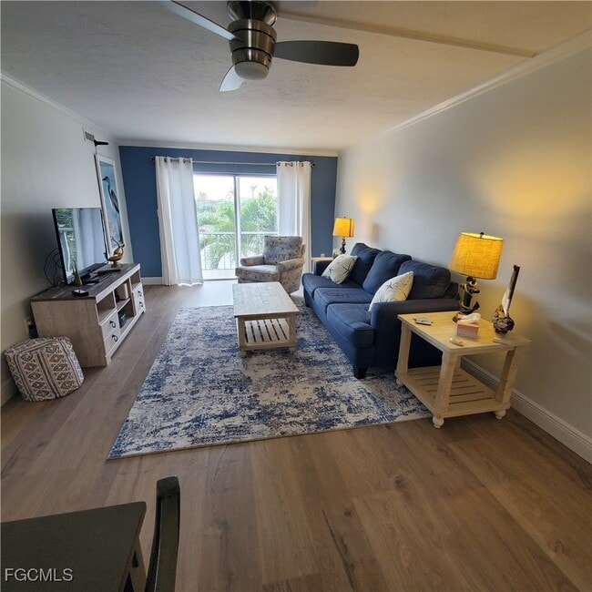 Building Photo - 828 Victoria Dr