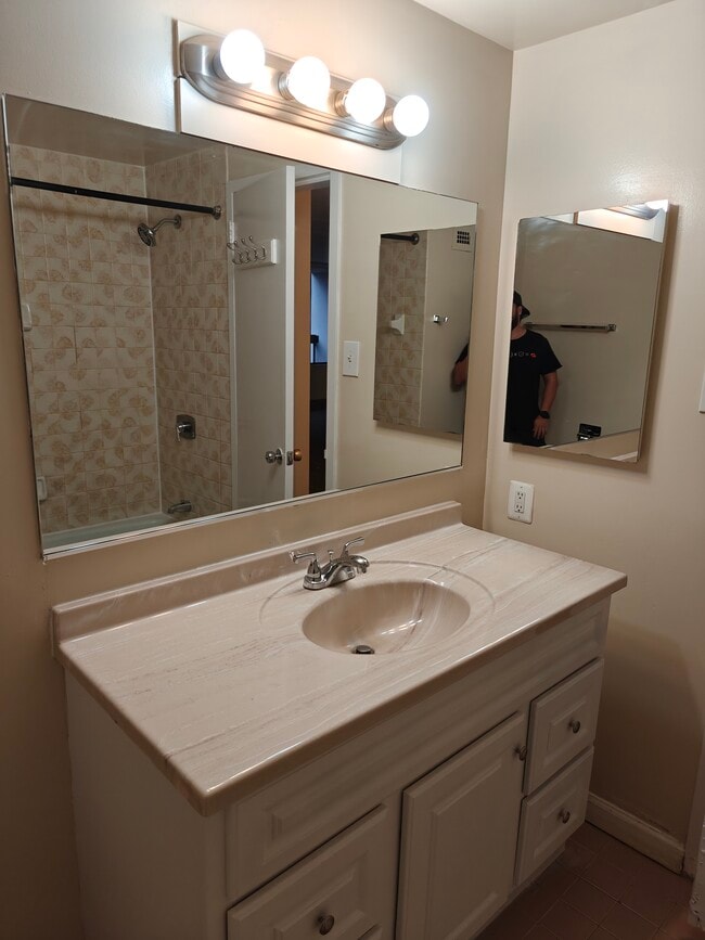 Building Photo - 3705 S George Mason Dr