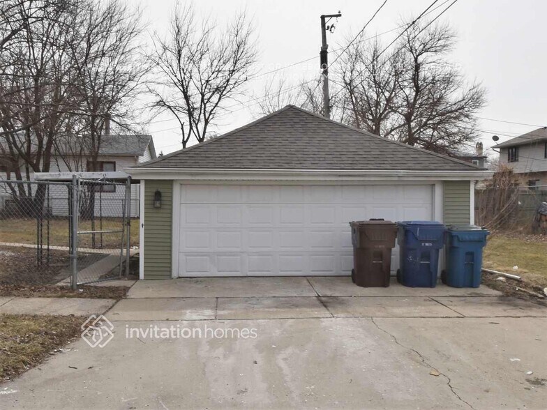 Building Photo - 10002 Merrimac Ave