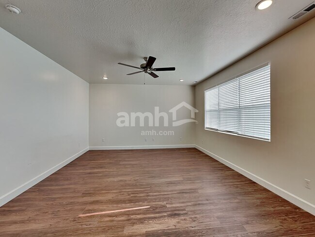 Building Photo - 1328 White St