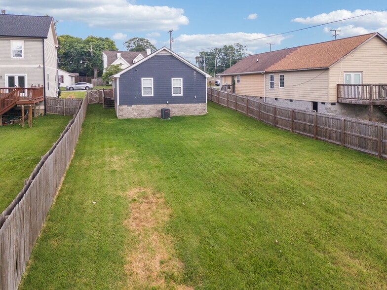 Building Photo - 226 Treutland Ave