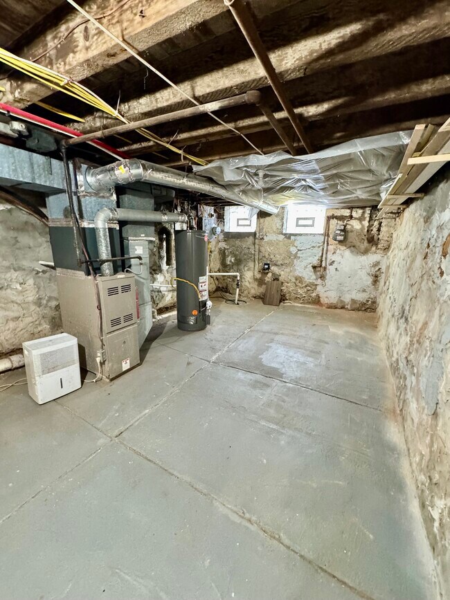 Building Photo - 1828 E Orleans St