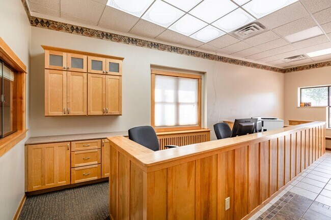 Building Photo - 1613-1617 Chase St