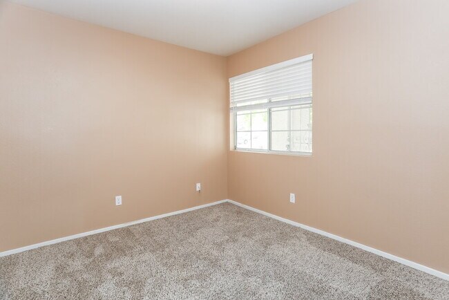 Building Photo - 1718 Rushing River Rd