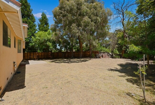 Building Photo - 25 Miwok Ct