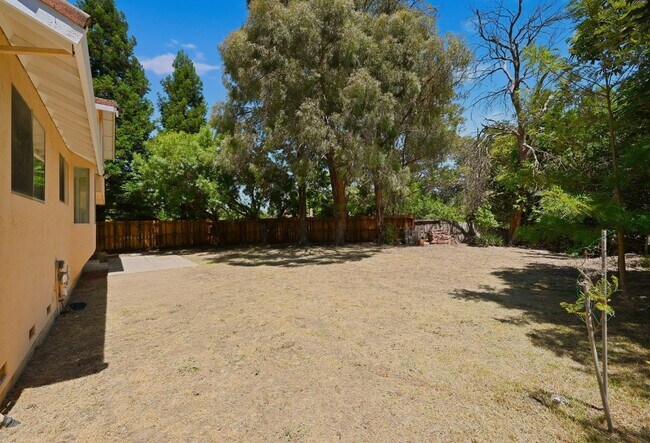 Building Photo - 3-Bedroom, 2-Bath Brown's Valley Home with Separate Owner Suite