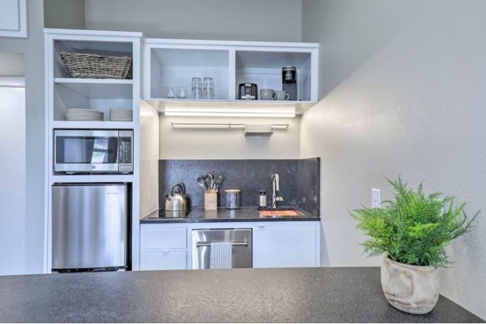 Building Photo - 118-120-120 N LBJ Dr