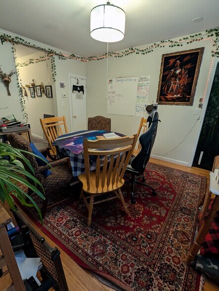 Building Photo - 9 Medford St