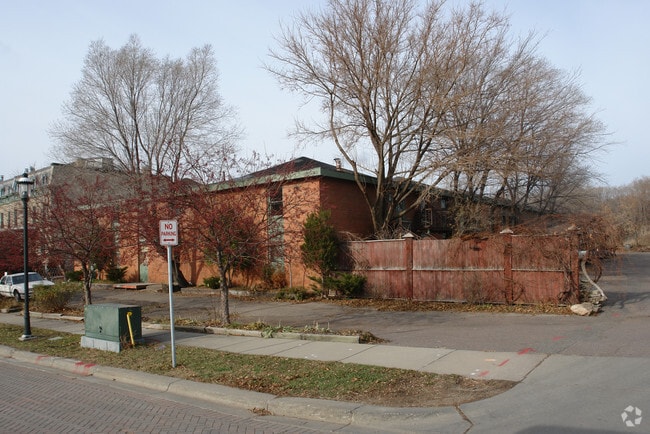Building Photo - Nicollet Island Cooperative
