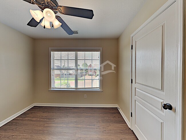 Building Photo - 2935 Geoffrey Dr