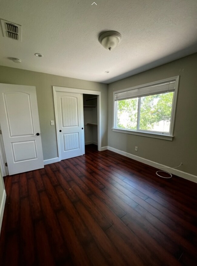 Building Photo - 2 Bedroom / 1 Bathroom Townhome in Bay Point