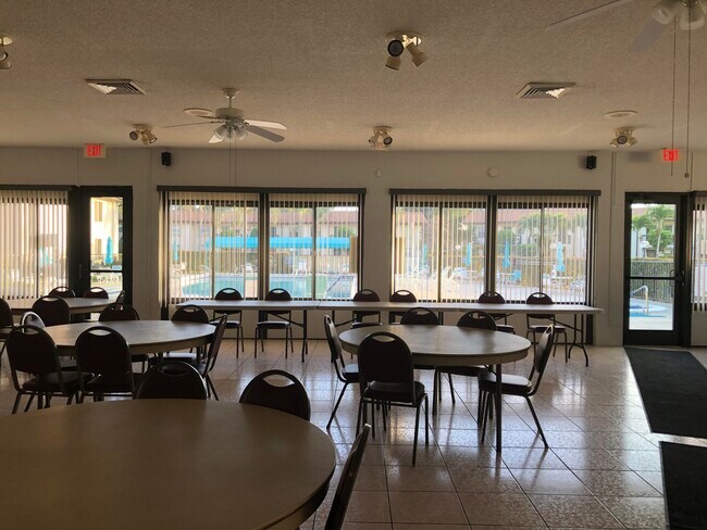 Building Photo - 4570 Lucerne Lakes Blvd E